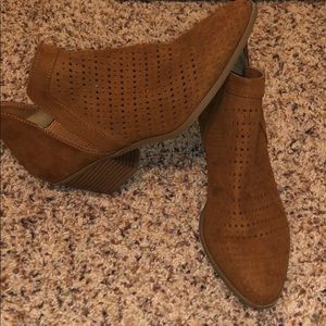 Brand new never worn brown American Eagle booties